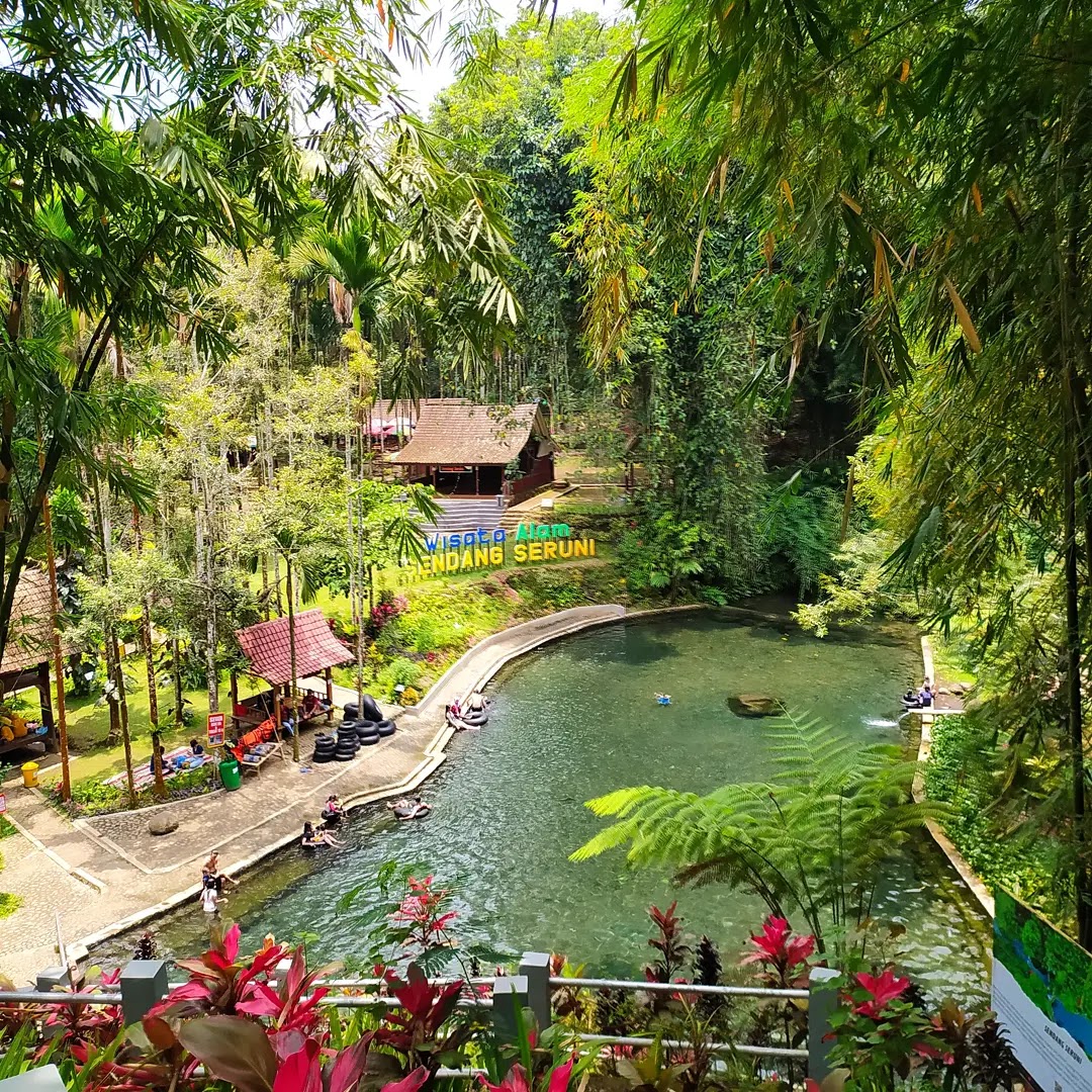 pulau merah