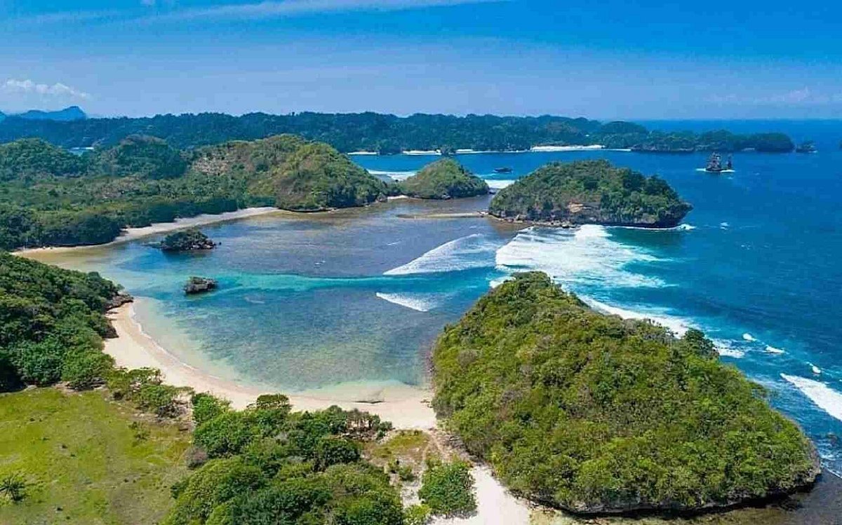pulau merah